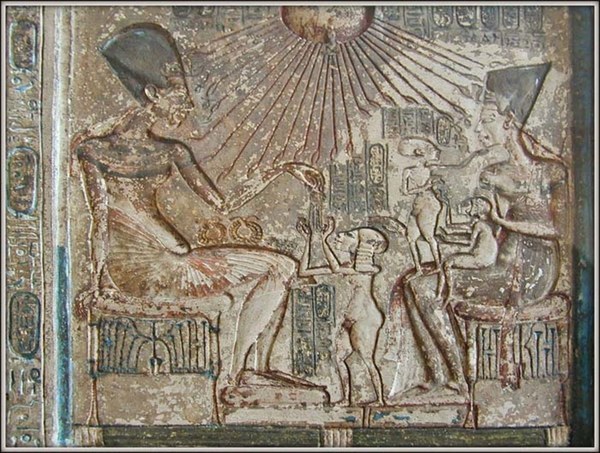 Thumb 000 akhenaton family